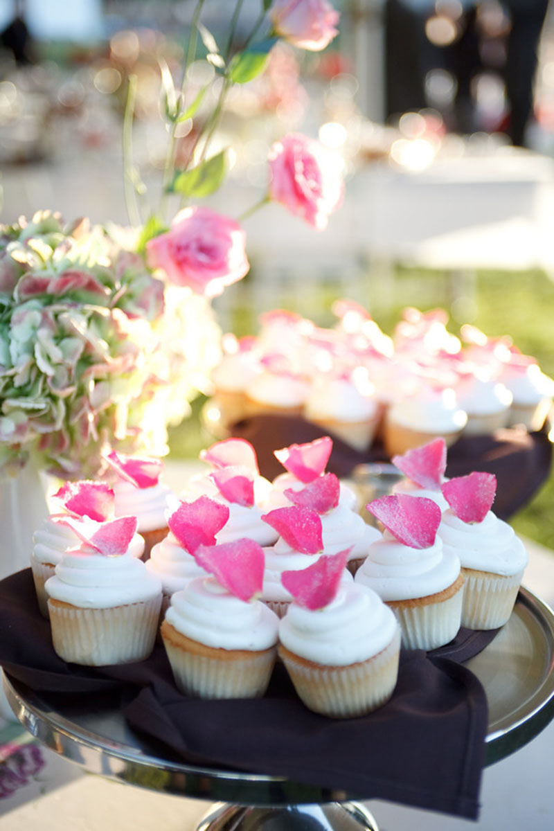 Prettiest Wedding Cupcakes Wedding Cake Alternative Ideas Prettiest Wedding Cupcakes Wedding Cake Alternative Ideas