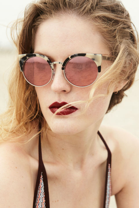 gallery-1466105401-cts060916nordstromhbzsunglassesbeach008r.jpg