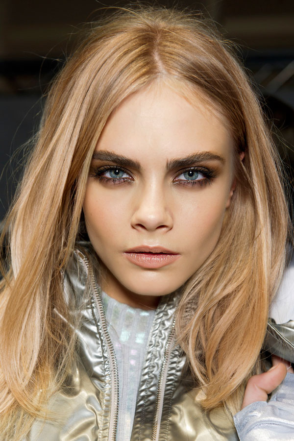 New Looks in 5 Minutes Sultry Neutral and Dark Glamour Fall Makeup Trends